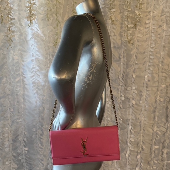 Yves Saint Laurent Vibrant Pink Clutch with Gold Chain/authentic - Picture 3 of 17